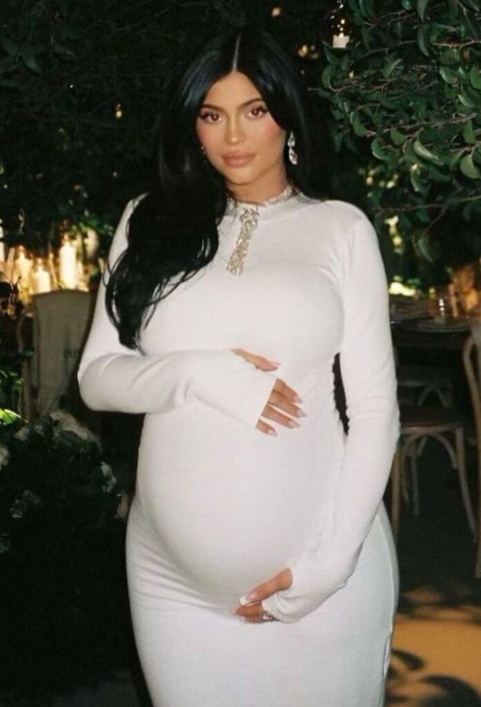 kylie jenner pregnant picture